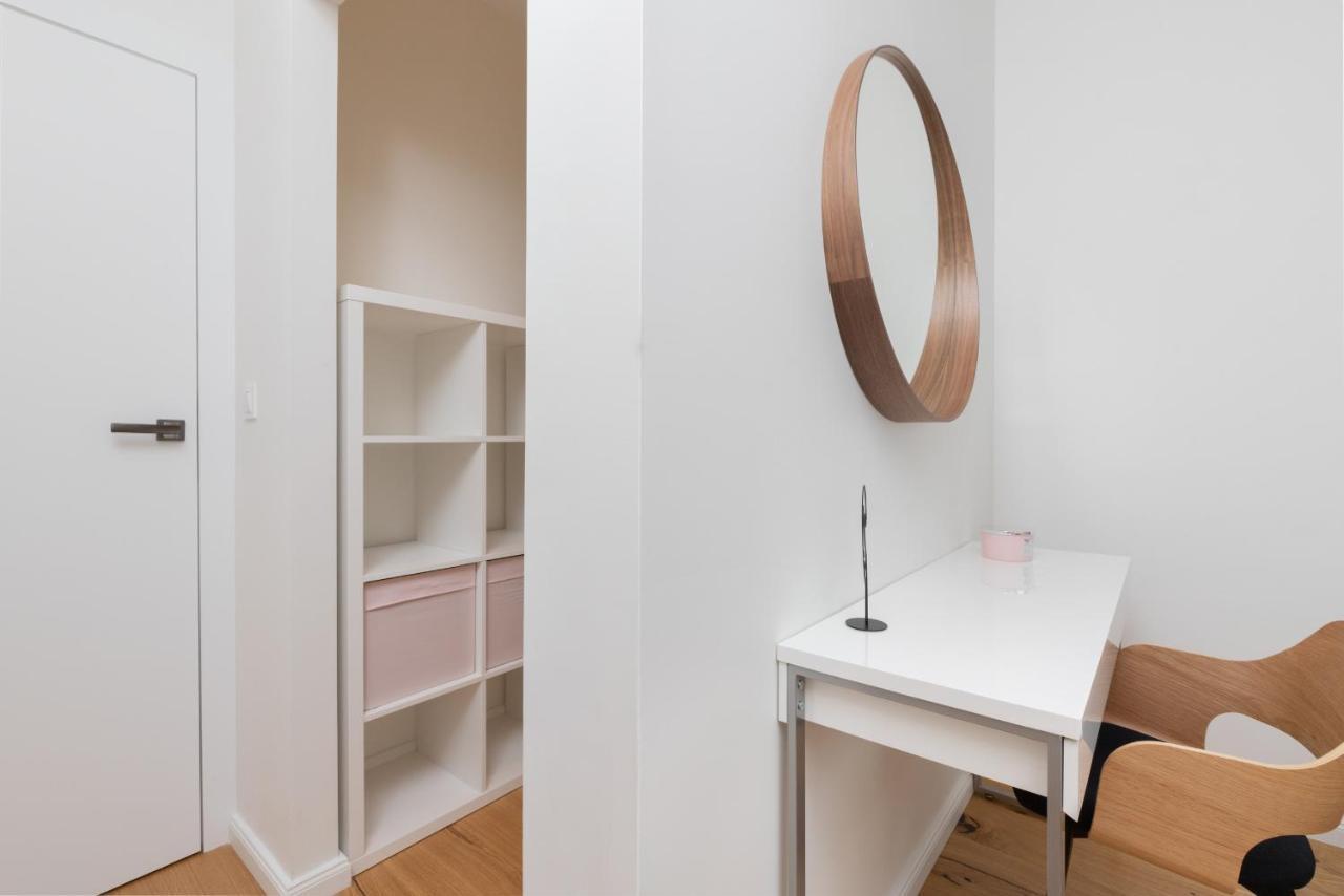 Apartament Vespa Beach Nearby By Noclegi Renters Gdynia Buitenkant foto
