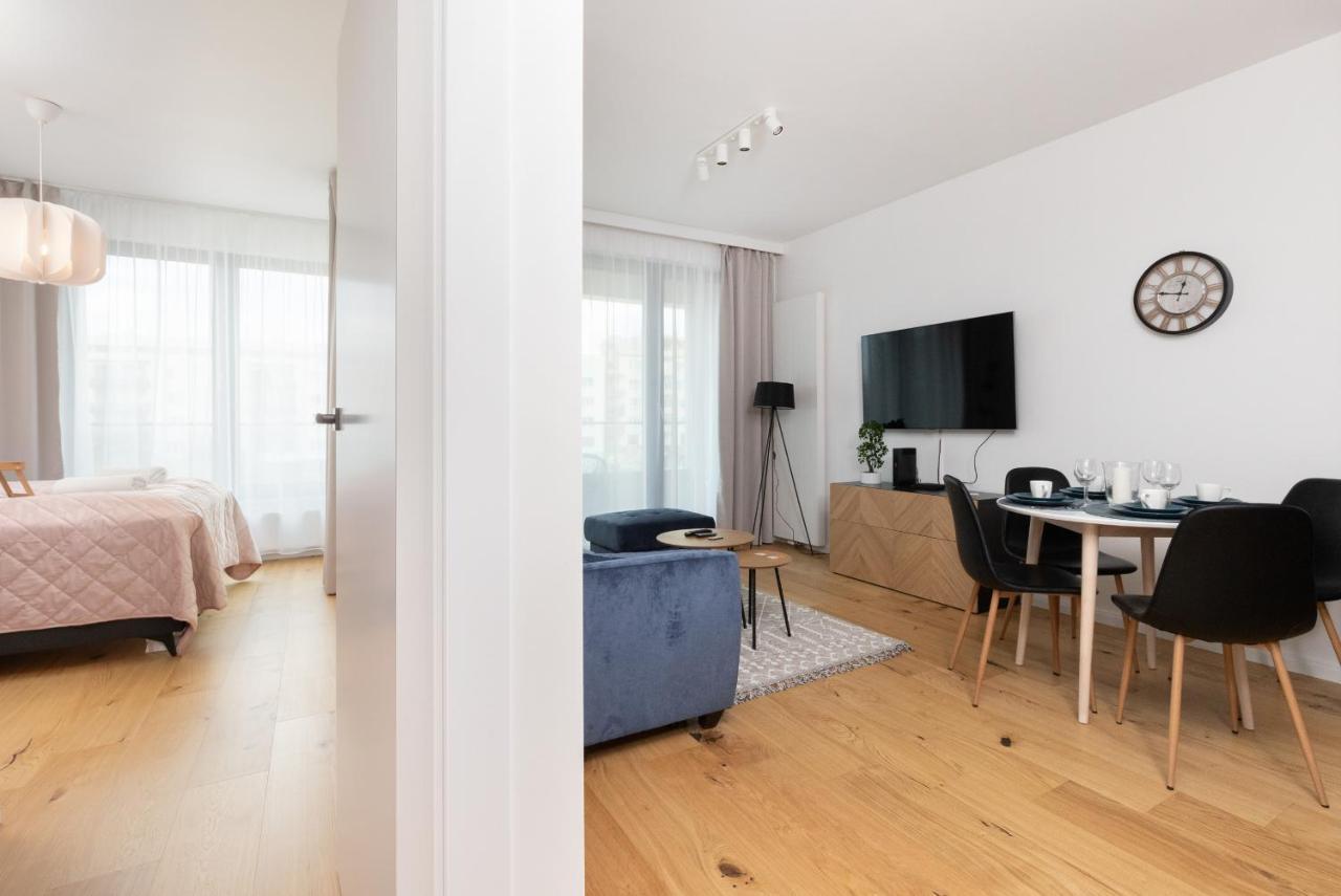 Apartament Vespa Beach Nearby By Noclegi Renters Gdynia Buitenkant foto